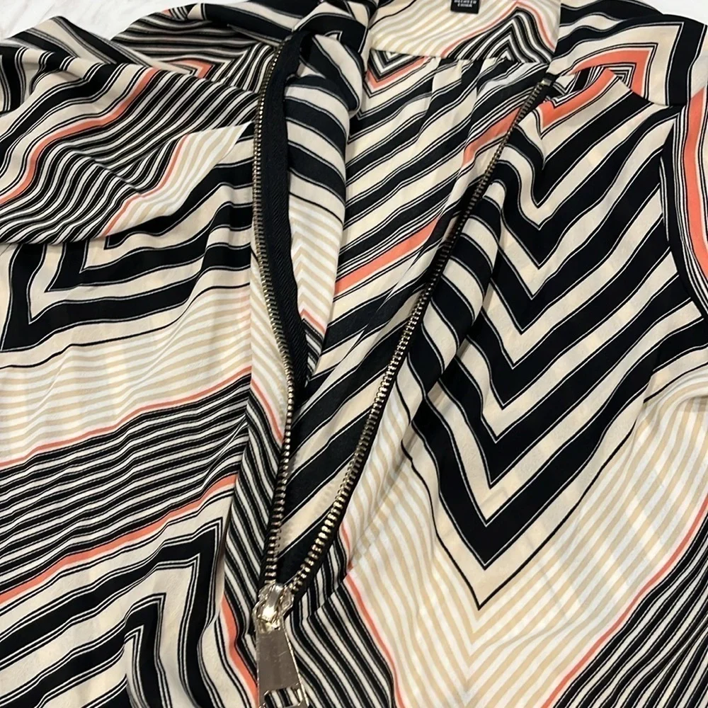 Zac & Rachel Big Zipper front blouse